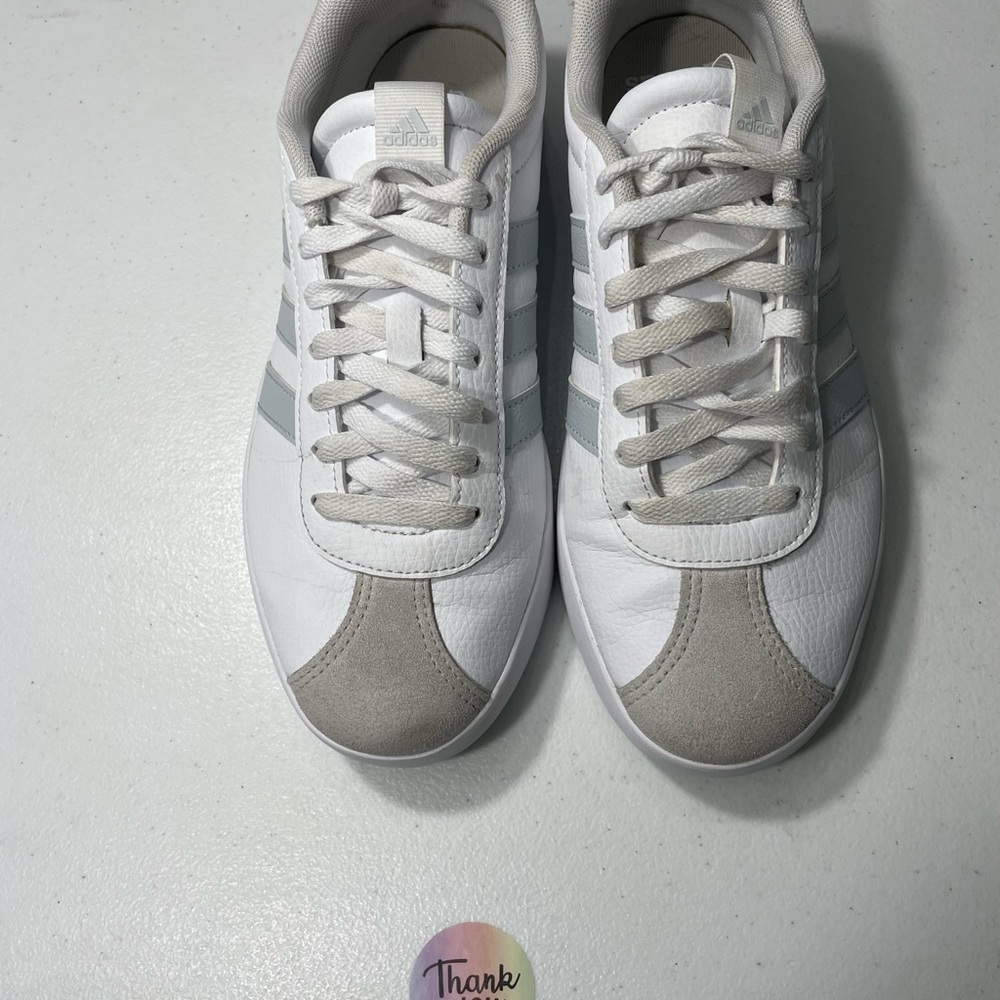 Adidas Men's White and Light Gray Sneakers Size 9 SB-35